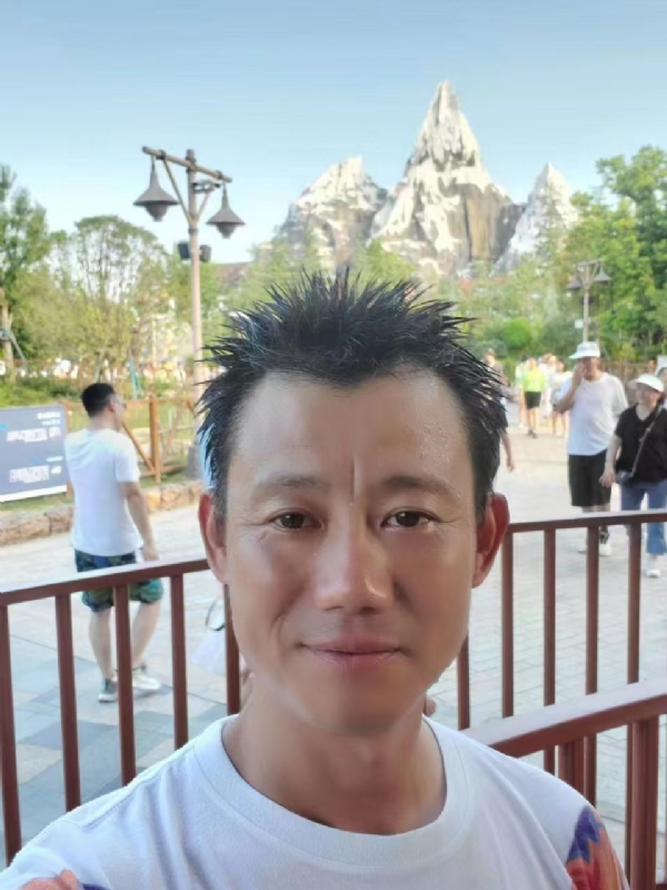 艾氏涂料博的第一张照片--襄阳中老年相亲网